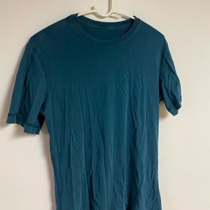 Lululemon 5 year basic tee size small